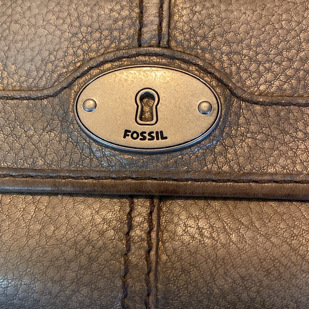 Fossil Gold Leather Wallet - Picture 2 of 10